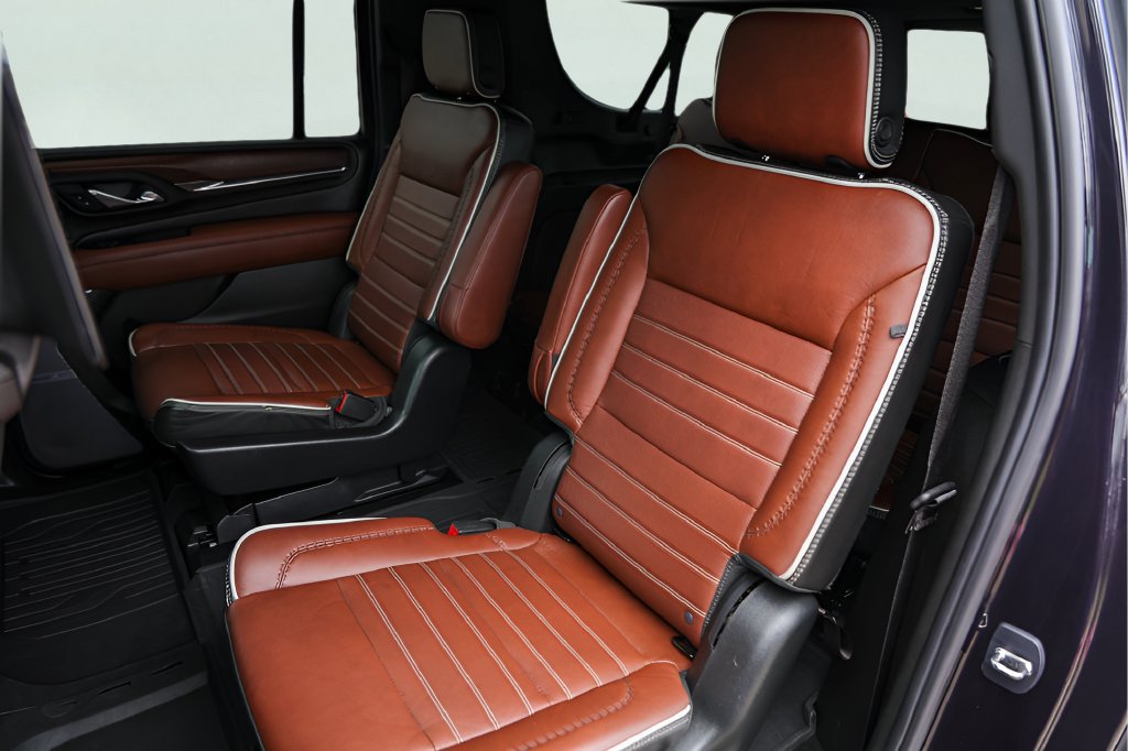 Used 2023 GMC Yukon XL Denali Ultimate w/ LPO, Floor Liner Package AWD/4WD image 27
