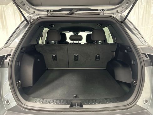 Used 2026 Chevrolet Equinox LT FWD image 44