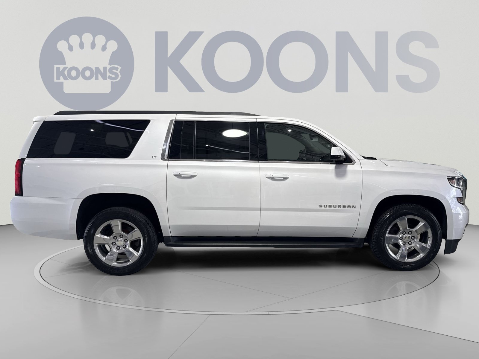 Used 2017 Chevrolet Suburban LT w/ Luxury Package AWD/4WD image 12