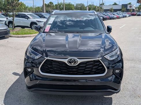 New 2026 Toyota Highlander XLE image 8