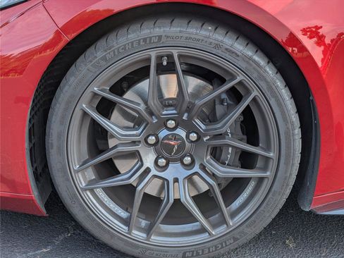 Used 2024 Chevrolet Corvette Z06 RWD image 10