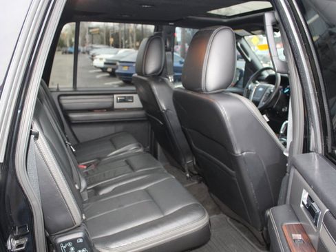 Used 2016 Ford Expedition EL Platinum image 16