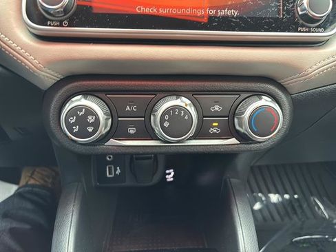 Used 2020 Nissan Versa SV image 24