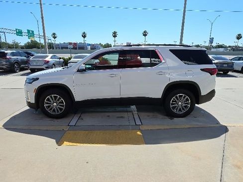 Used 2023 Chevrolet Traverse LT FWD image 7