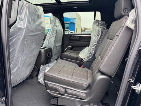 New 2026 Chevrolet Suburban High Country AWD/4WD image 34