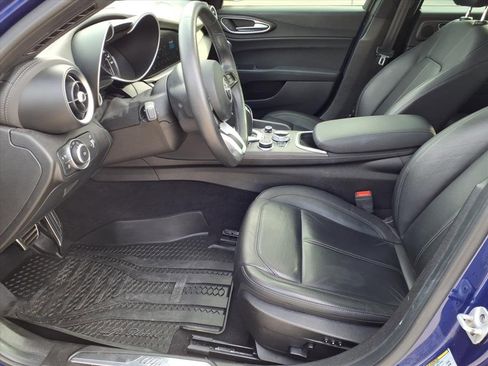 Used 2022 Alfa Romeo Giulia Ti image 13