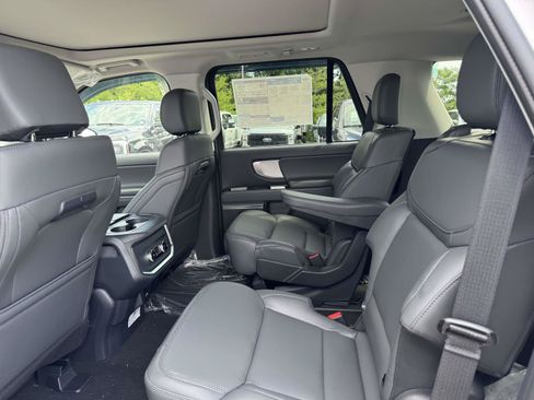 New 2026 Ford Expedition Active AWD/4WD image 13