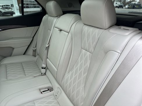 Certified 2023 Buick Envision Avenir image 22