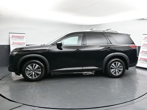 Used 2023 Nissan Pathfinder SL image 5
