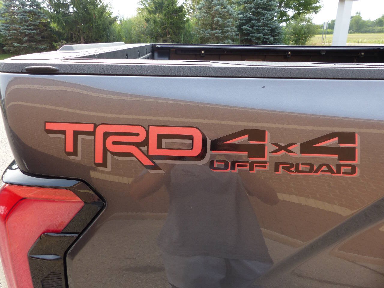 Used 2024 Toyota Tundra Limited w/ TRD Off-Road Package AWD/4WD image 17