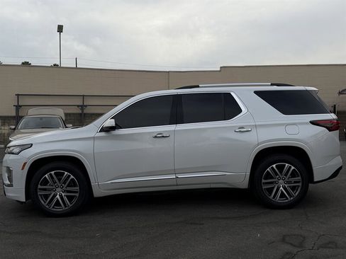 Used 2023 Chevrolet Traverse High Country AWD/4WD image 10