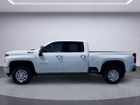 Used 2024 Chevrolet Silverado 2500 LTZ w/ LTZ Plus Package AWD/4WD image 3