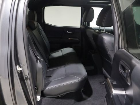 Used 2019 Toyota Tacoma Limited AWD/4WD image 21