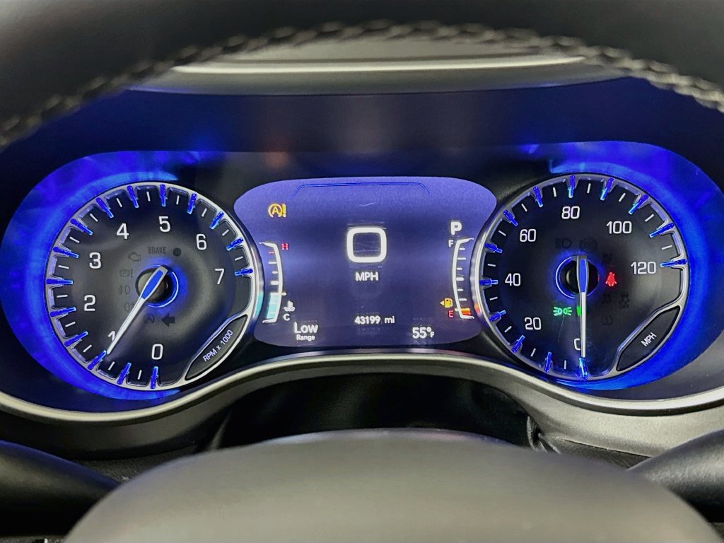 Used 2022 Chrysler Pacifica Touring-L FWD image 13