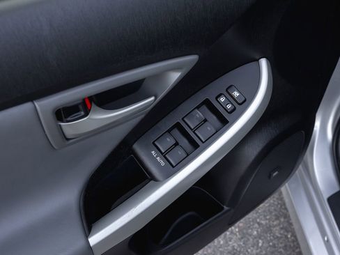 Used 2013 Toyota Prius Four w/ Deluxe Solar Roof Pkg image 9