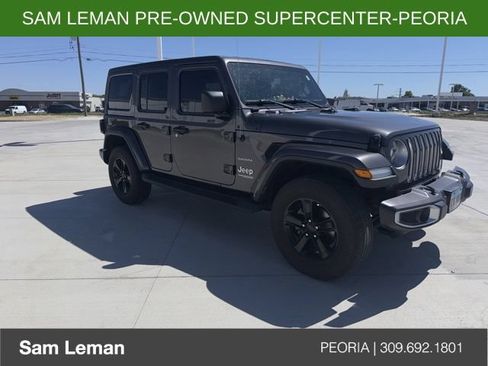 Used 2018 Jeep Wrangler Unlimited Sahara w/ Dual Top Group AWD/4WD image 2