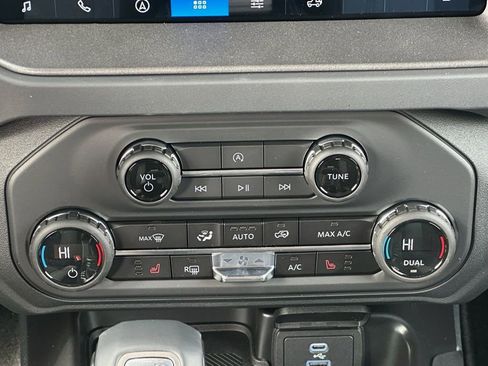 New 2025 Ford Bronco Big Bend AWD/4WD image 16