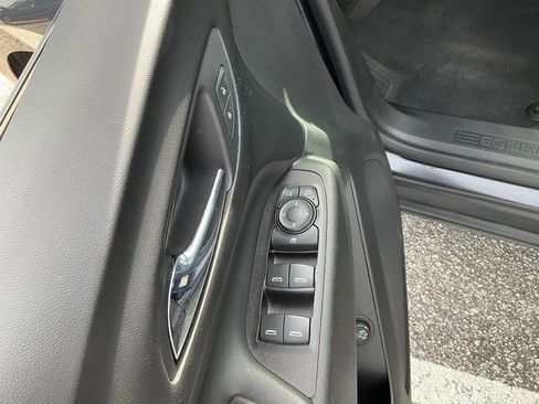 Used 2022 Chevrolet Equinox LT image 8