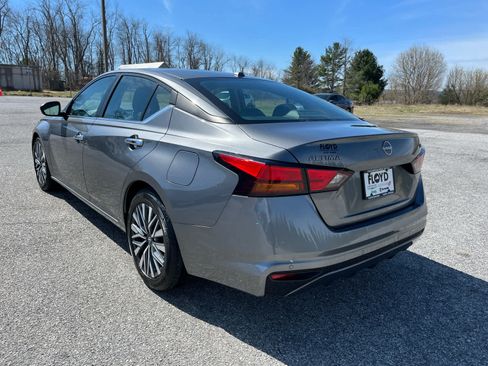 Used 2024 Nissan Altima 2.5 SV FWD image 5