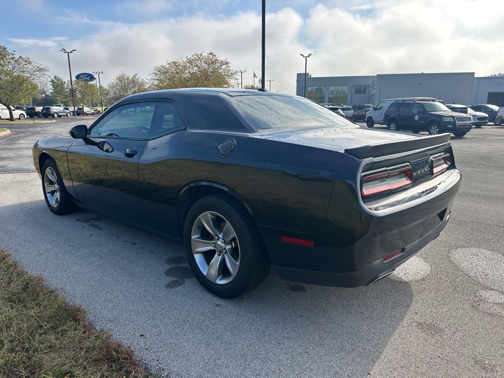 Used 2015 Dodge Challenger SXT RWD image 5