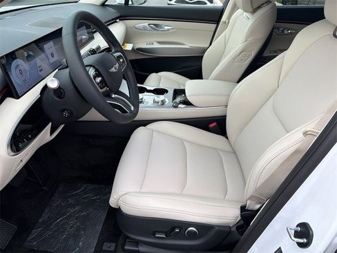 New 2026 Genesis GV70 2.5T Select image 9