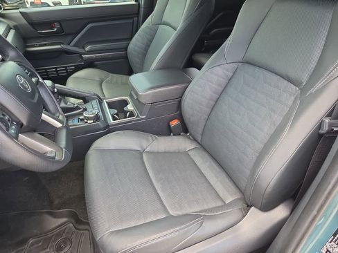 Used 2025 Toyota 4Runner TRD Off-Road Premium AWD/4WD image 19