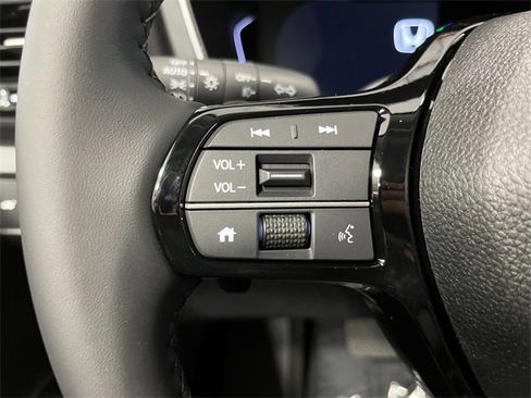 New 2025 Honda Pilot Touring image 17