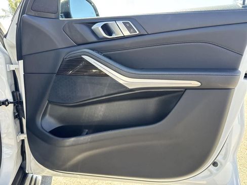 Used 2023 BMW X5 xDrive45e image 38