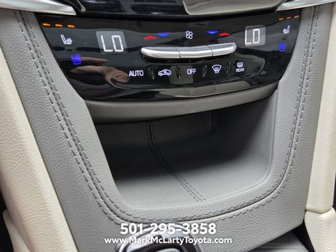 Used 2024 Cadillac XT6 Premium Luxury w/ Technology Package FWD image 23