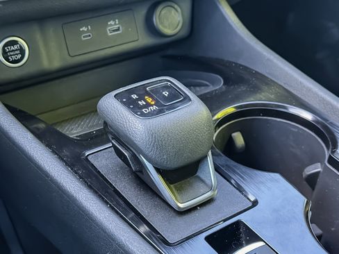 Used 2023 Nissan Rogue SV image 33