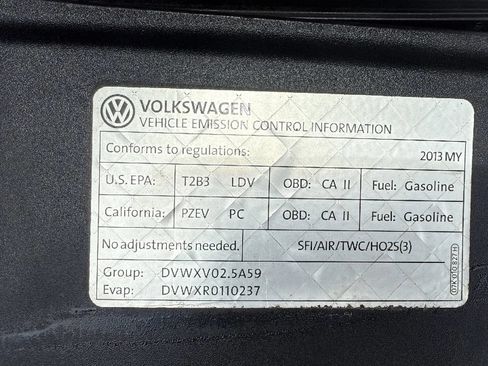 Used 2013 Volkswagen Golf 4-Door FWD image 10