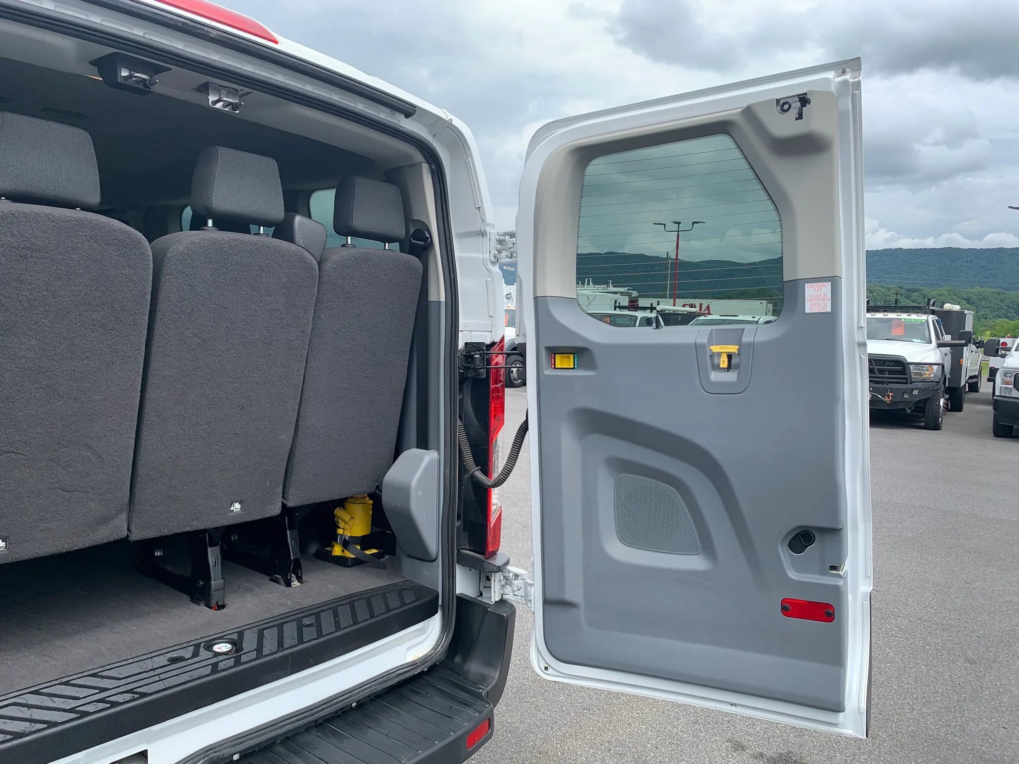 Used 2018 Ford Transit 350 XL RWD image 36