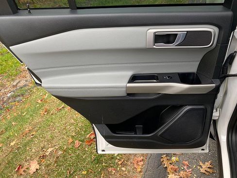 Certified 2022 Ford Explorer XLT w/ Equipment Group 202A image 41