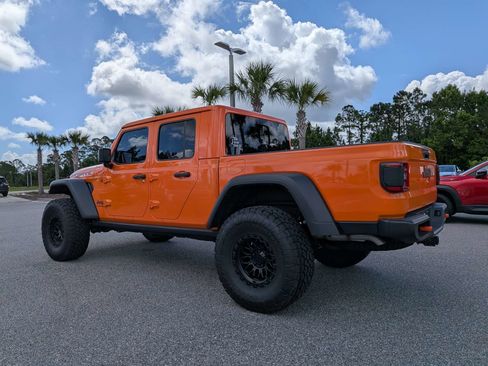 Used 2025 Jeep Gladiator Mojave w/ Convenience Group AWD/4WD image 5