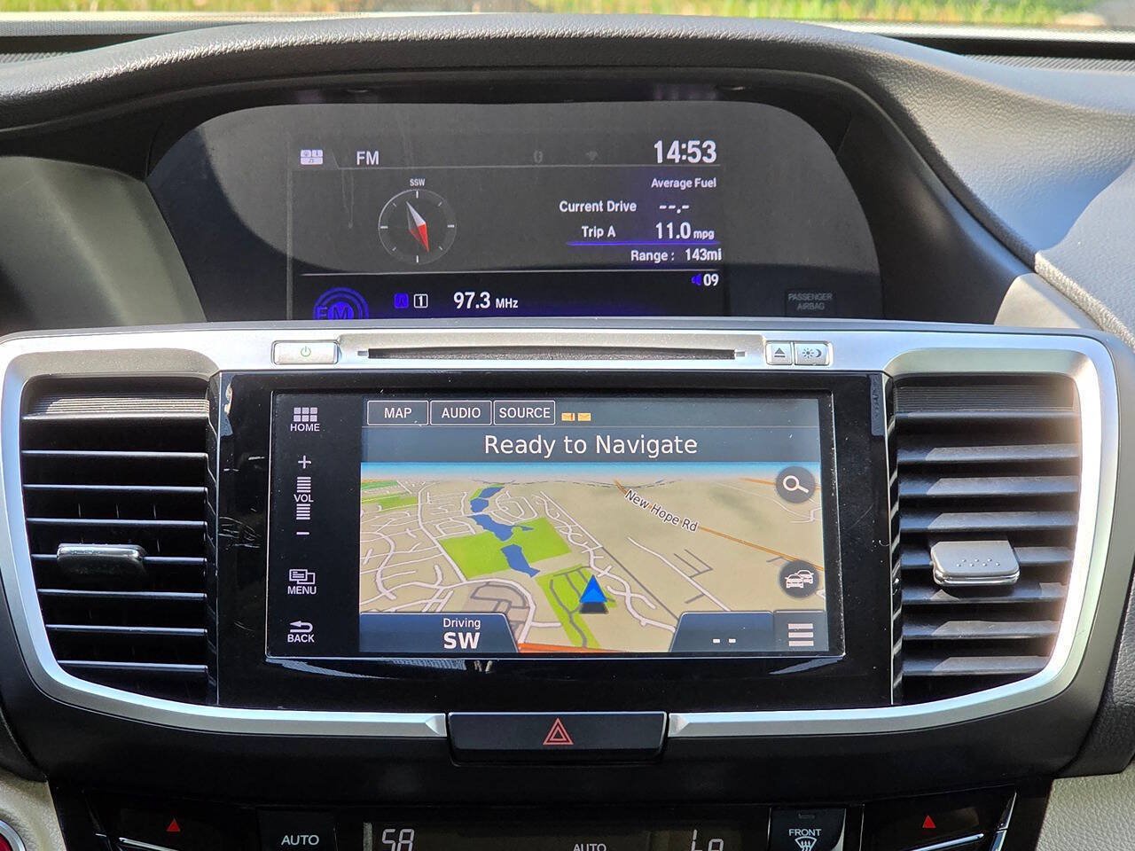 Used 2016 Honda Accord Touring image 22