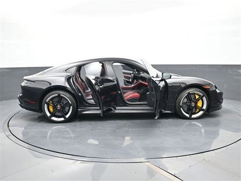 Certified 2020 Porsche Taycan Turbo S w/ Premium Package image 33