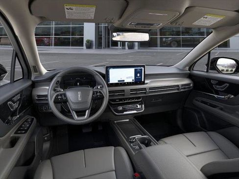 New 2025 Lincoln Corsair Premiere image 9