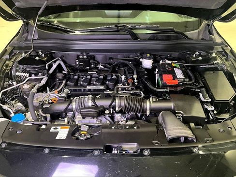 Used 2018 Honda Accord Sport image 30