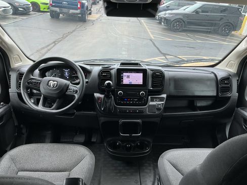 Used 2025 RAM ProMaster 2500 w/ Convenience Group FWD image 15