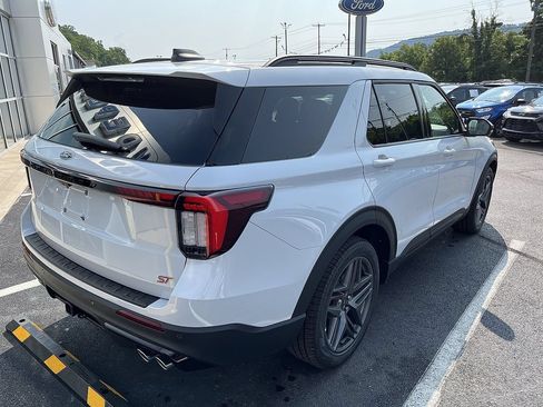 New 2026 Ford Explorer ST w/ Sun And Sound Package AWD/4WD image 8