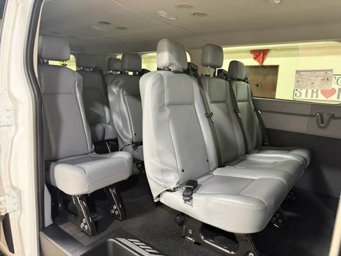 Used 2019 Ford Transit 350 XL RWD image 28