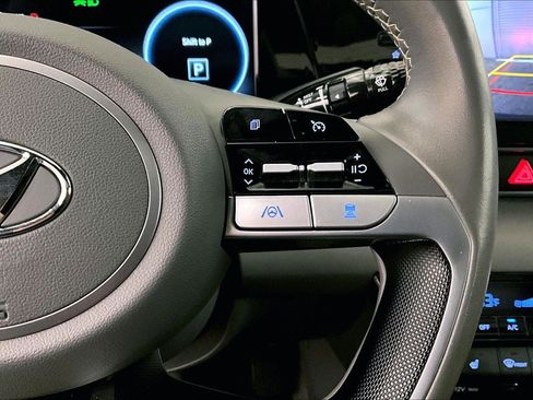 Used 2022 Hyundai Elantra SEL w/ Convenience + Premium Package image 18