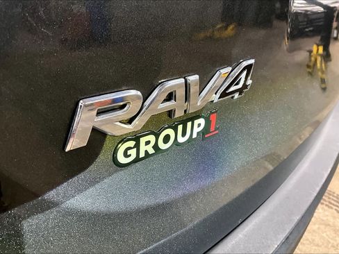 Used 2015 Toyota RAV4 LE image 9