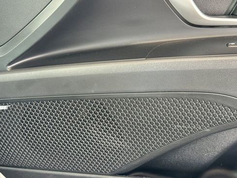Used 2025 Hyundai Elantra Limited FWD image 26