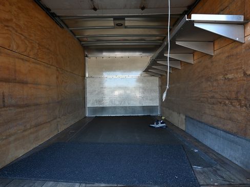 Used 2016 Ford E-350 and Econoline 350 Super Duty image 5