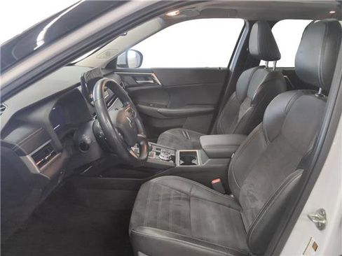 Used 2022 Mitsubishi Outlander SE image 10