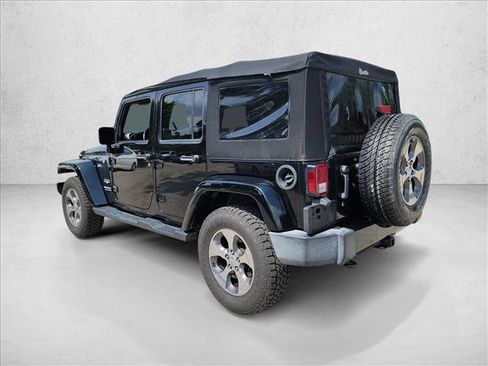 Used 2017 Jeep Wrangler Unlimited Sahara AWD/4WD image 7
