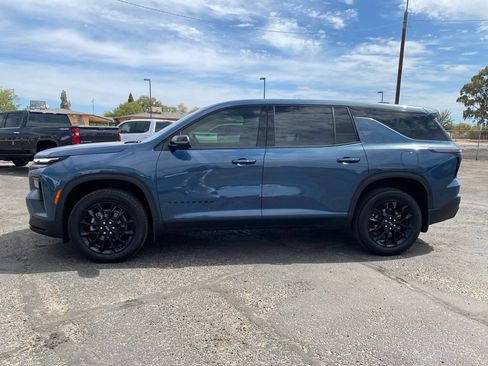 Used 2024 Chevrolet Traverse LS w/ Midnight/Sport Edition FWD image 3