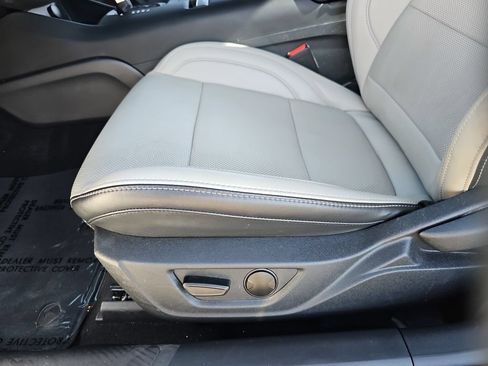 Used 2025 Ford Mustang Premium RWD image 18