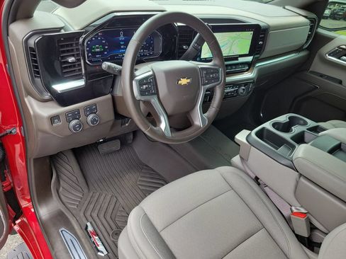Used 2024 Chevrolet Silverado 1500 LT w/ Z71 Off-Road Package AWD/4WD image 20